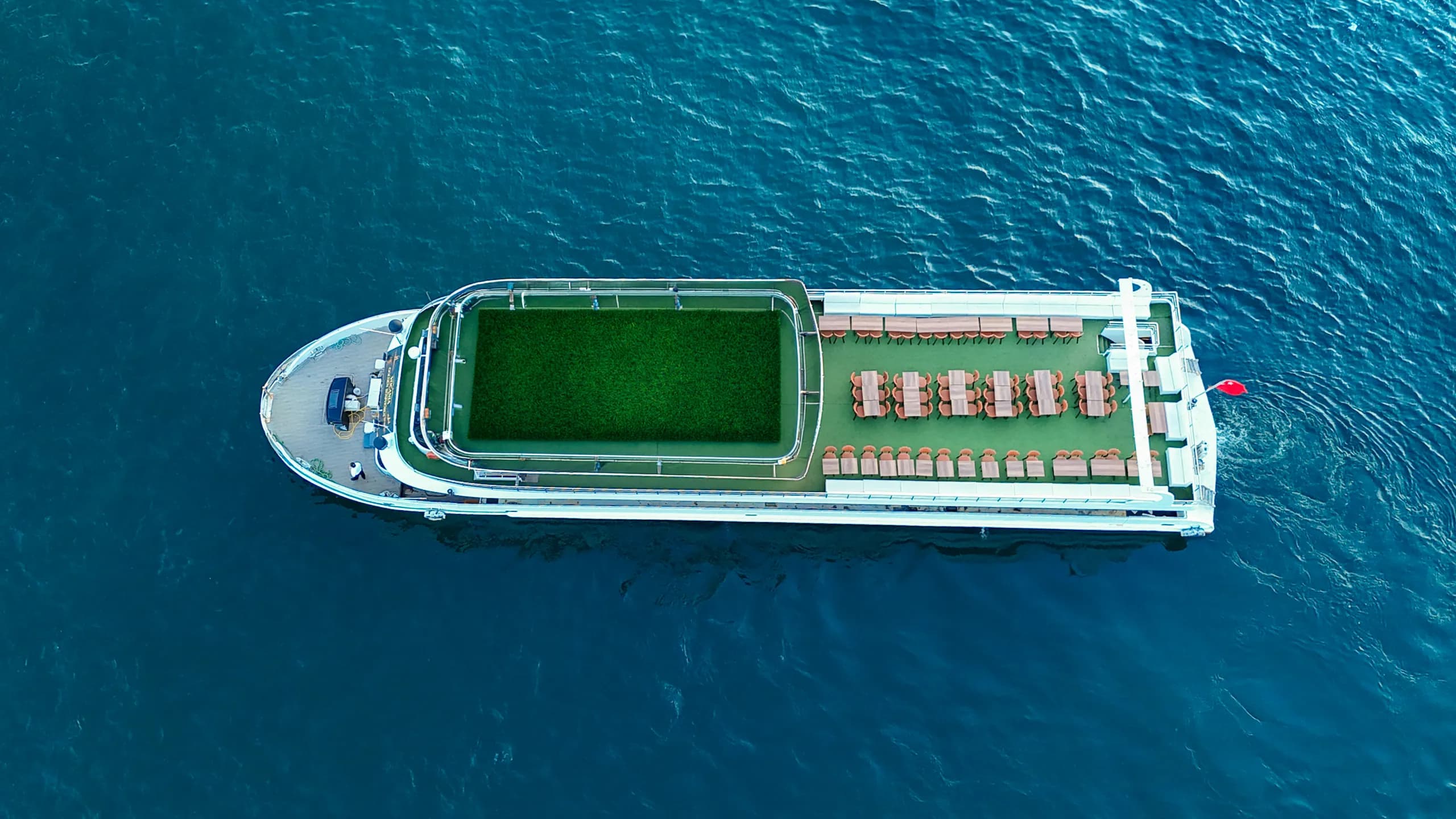 Bosphorus Dinner Cruise – Dinner & Turkish Night Show