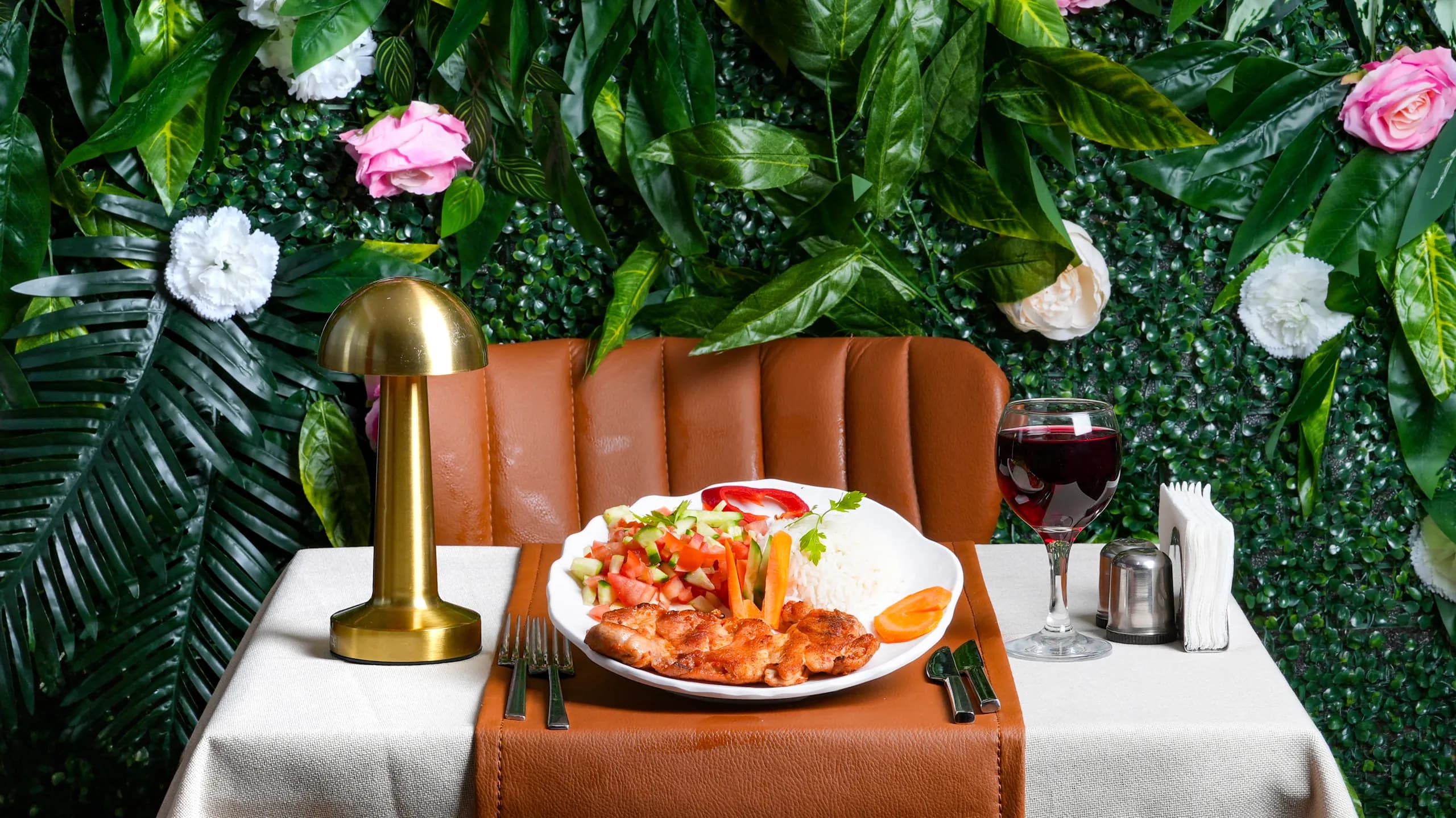 Bosphorus Dinner Cruise – Dinner & Turkish Night Show