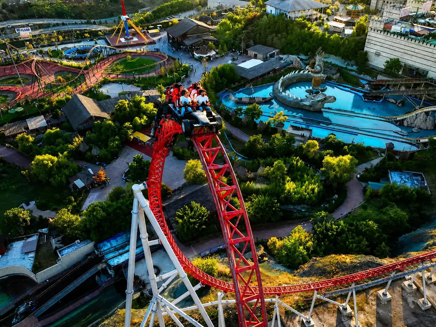 VIALAND TEMA PARK TURU – İSTANBUL'DA EŞSİZ EĞLENCE
